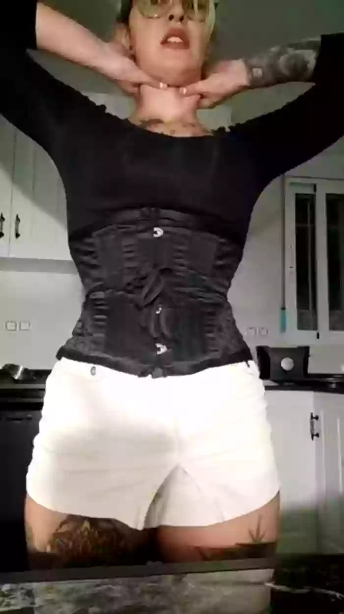 Fetiche18 Amateur Cam Show on Oct, 23 2023, at 22:58:01 UTC
