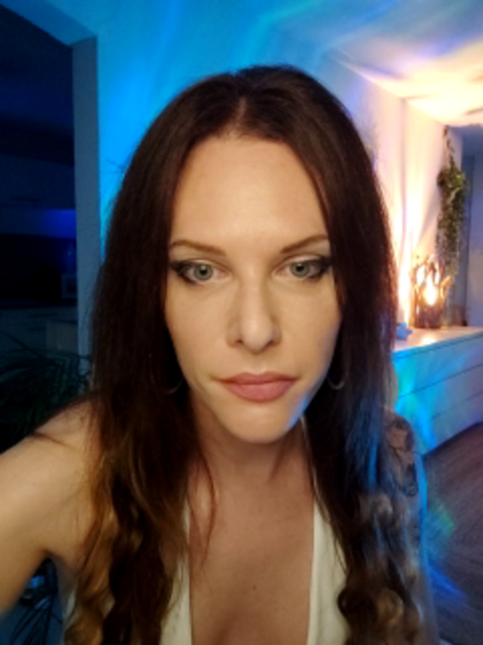 Luna_Kitanna Stripchat Cam Show on Apr, 16 2024, at 191334 UTC